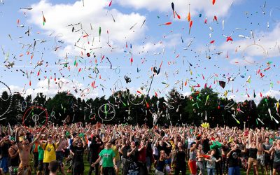 De evenementensector, de wellnesscentra en de kermissen hervat-ten op 1 juli.