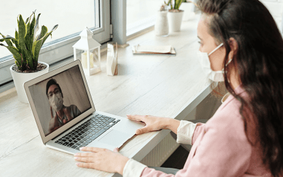 Overlegcomité: voortaan brede mondmaskerplicht en verplicht telewerk